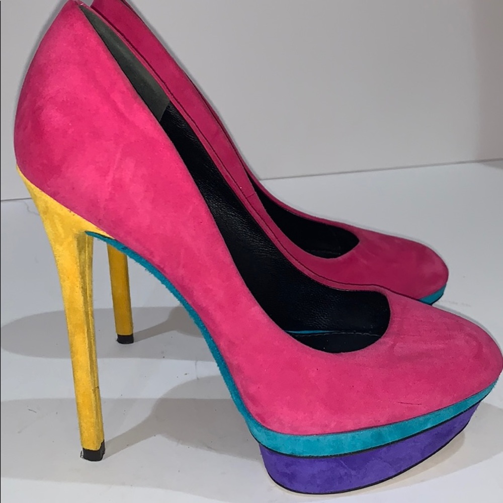 Shoes - Picture 3 of 6